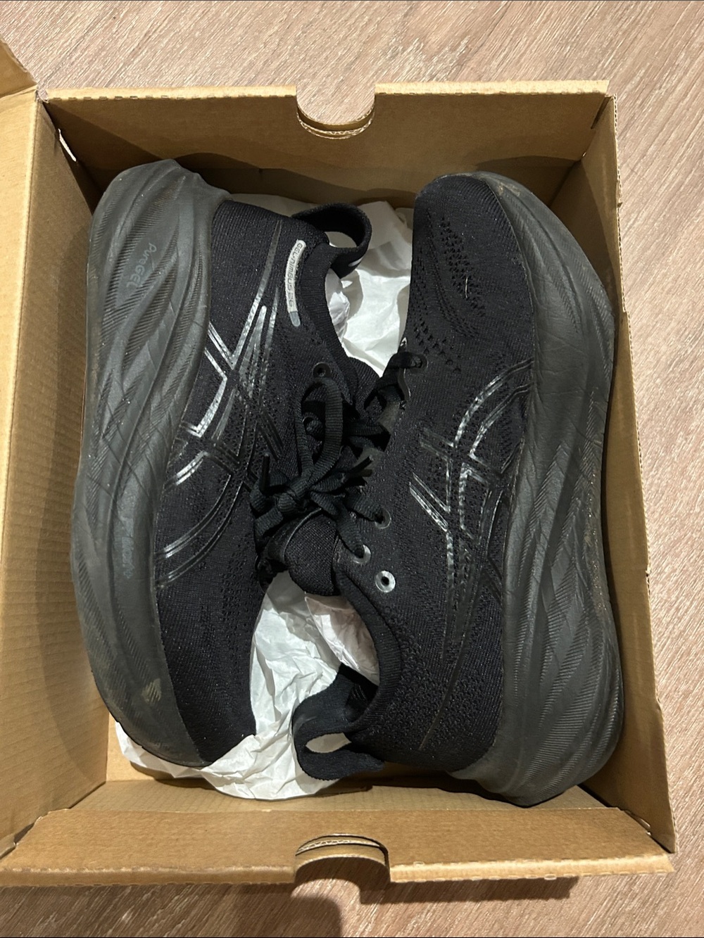 ASICS  Gel Nimbus 26 Women’s Athletic Running Shoes 5 Wide
